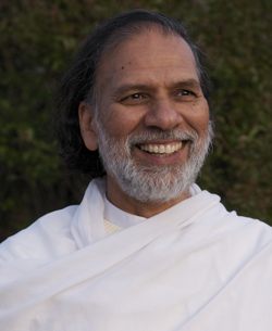 Acharya Shree Yogeesh - TV Newspaper Press Center Expert Media